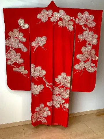 후리소데 빈티지 앤티크 소나무 무늬 빨간색 금색 순수 실크