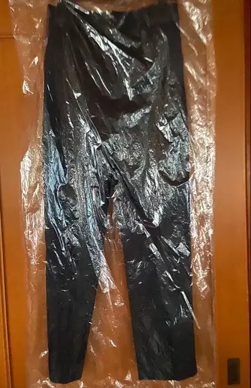 [ 새상품, 미사용 ] LOUNIE 블랙 팬츠