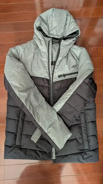 4F 다운 자켓 후드 부착 그레이 블랙