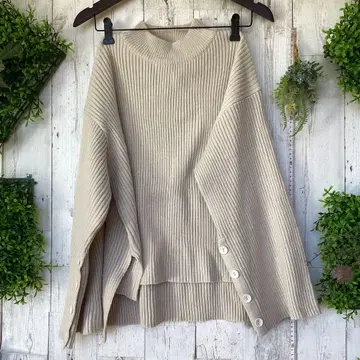 평평하게 놓았을 때 가슴 너비 64