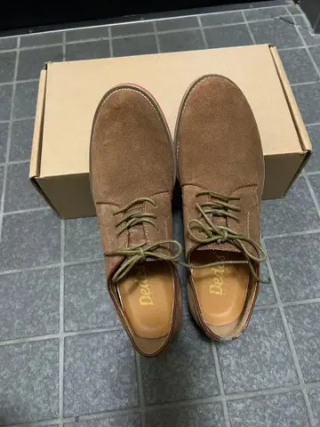 브라운 스웨이드 캐주얼 슈즈