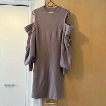 SNIDEL 시스루 숄더 미니 니트 원피스