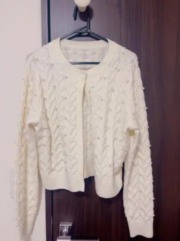 Apuweiser-riche 펄 케이블 가디건 화이트 컨디션 최상