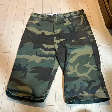 REVOLVER 리볼버 카모 패턴 숏팬츠
