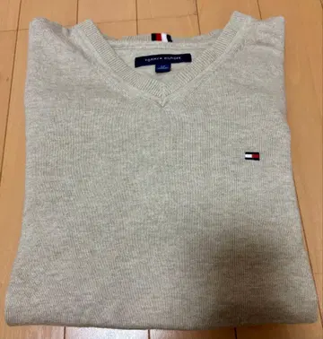 Tommy Hilfiger 베이지 V넥 스웨터