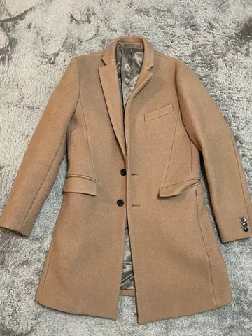 토네이도 마트의 체스터 코트