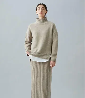 프리미어 아롱디스망 울 캐시미어 하이넥 니트