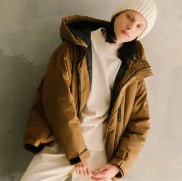 [ 새상품급 ] 어반 리서치 써니 라벨 후디 다운 자켓