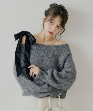 Chico 벨로아 리본 원숄더 루즈 니트