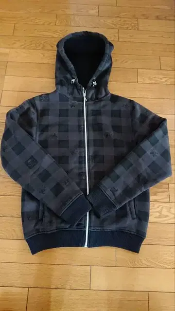 블랙 체크 무늬 후드티