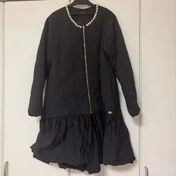 Myu 블랙 퀼팅 자켓 펄 장식