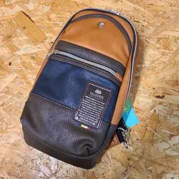 MADDEN 메덴 바디백 택 포함