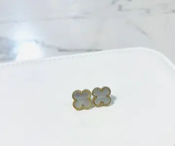 클로버 귀걸이