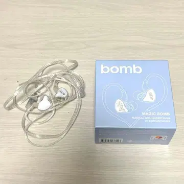 ILLIT [ bomb ] 이어폰 MERCH ver.