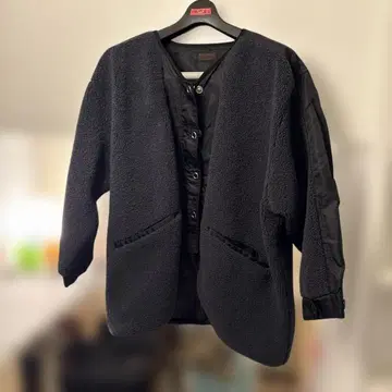 IN THE MARKET 블랙 플리스 자켓