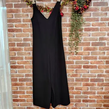 Herno 블랙 V넥 올인원