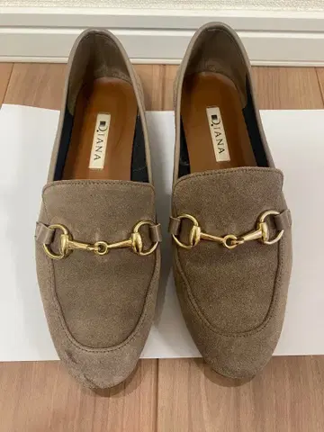 DIANA 베이지 스웨이드 로퍼 23cm