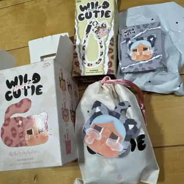 POPMART CRYBABY 데님 큐티 참 세트