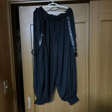 블랙 사루엘 팬츠 앞 버튼 포함