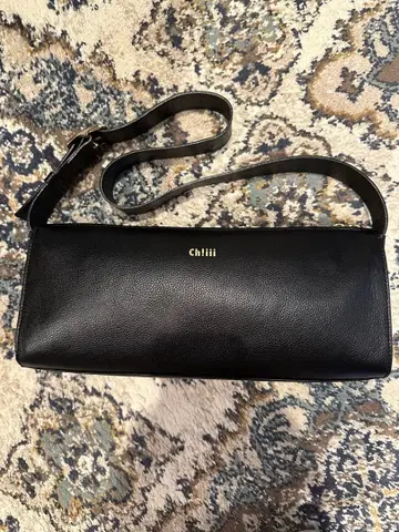 Chilli 숄더백 블랙