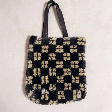 엔샤라 러그 카펫 체크 무늬 퍼 토트백 하운드투스