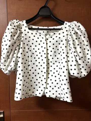 [ 미사용 새상품 ] cygne 벌룬 개더 블라우스