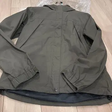 [ 새상품급 ] THE NORTH FACE 다운 자켓 올리브 블랙