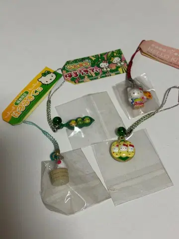 헬로키티 고토치키티 아오모리 한정판 가리비 네부타 스트랩