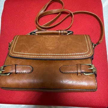 브라운 숄더백 합성 피혁