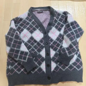 체크 무늬 가디건