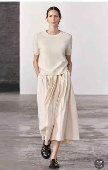 ZARA 100% 울 화이트 니트