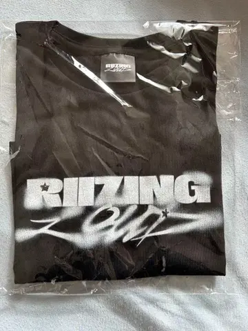 RIIZE RIIZING LOUD 미니 로고T셔츠