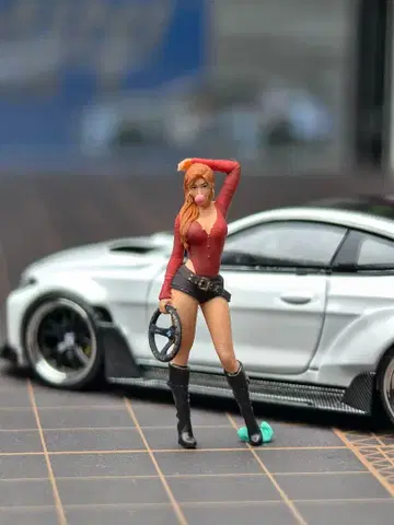 1/64 피규어 껌소녀 (스티어링 쥔) 여자 디오라마 완성품