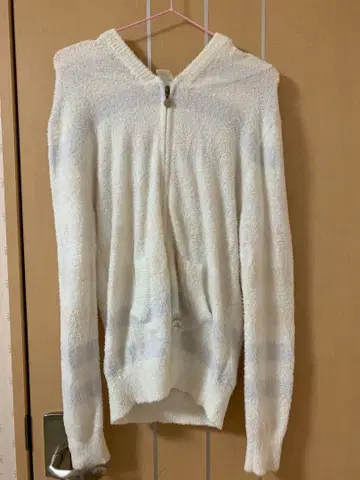 후드 부착 화이트 룸웨어