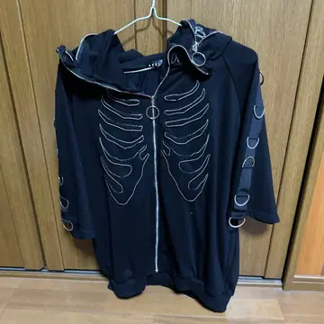 [ REFLEM ] BONE 디자인 하프 슬리브 ZIP 후드티