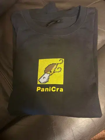 PaniCra 블랙 T셔츠