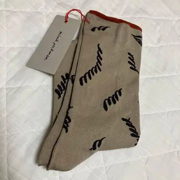 [미사용 새상품] 미나 페르호넨 삭스 리본 스틱 베이지