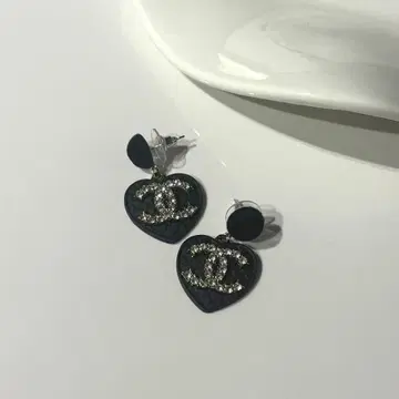 CC 하트 모티브 귀걸이