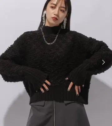 미니 루프 하이넥 니트