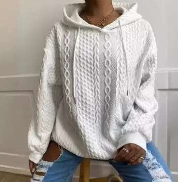 화이트 케이블 니트 후드 부착 상의