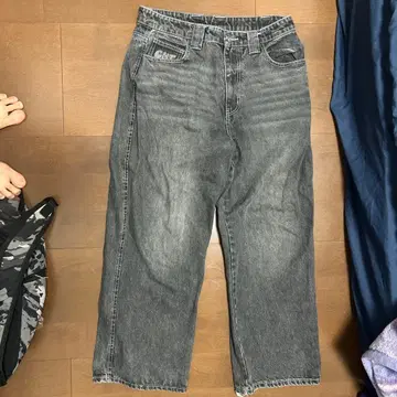 CENTIMETER 캐릭터 자수 데님 팬츠 그레이