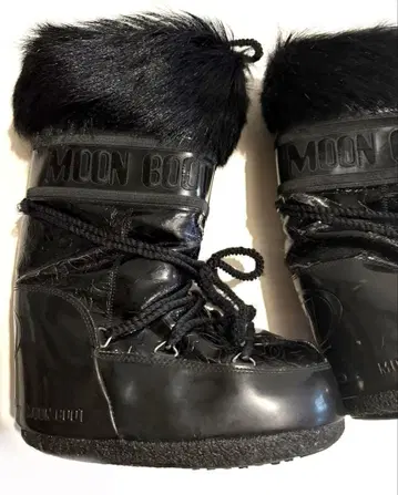 MOON BOOTS BLACK with FUR