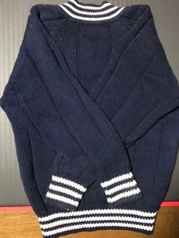 Horizon Dream 다크 블루 화이트 라인 스웨터