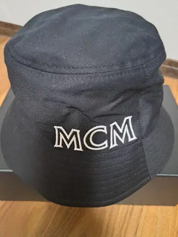 MCM 코튼 버킷 햇 블랙