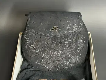 미사용 인덴야 인덴 숄더백 천연 가죽 꽃무늬