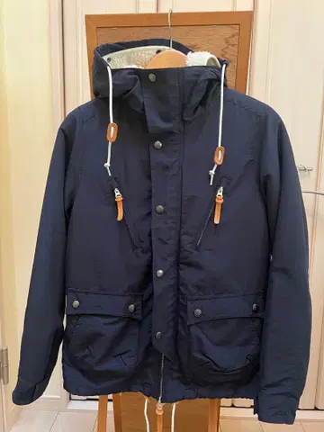 FREE'S Shop 네이비 후드 부착 마운틴 파카