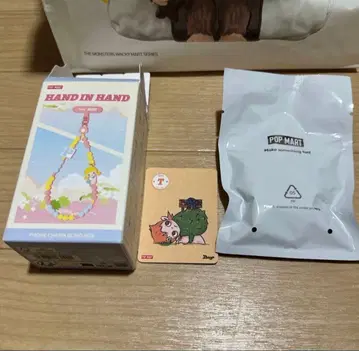 정품 popmart HAND IN HAND 폰 참