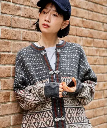 택 포함 새상품 프리 크로아상 스토어 울 치로리안 니트 가디건