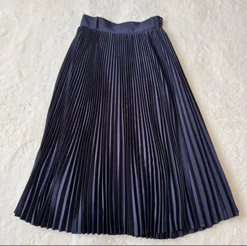 HYKE 플리츠 스커트 롱 플레어 다크 네이비 사이즈 1