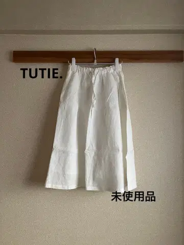 'TUTIE' 프렌치 린넨 턱 스커트 화이트 미사용품